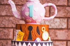 Alice-in-Wonderland-Cake